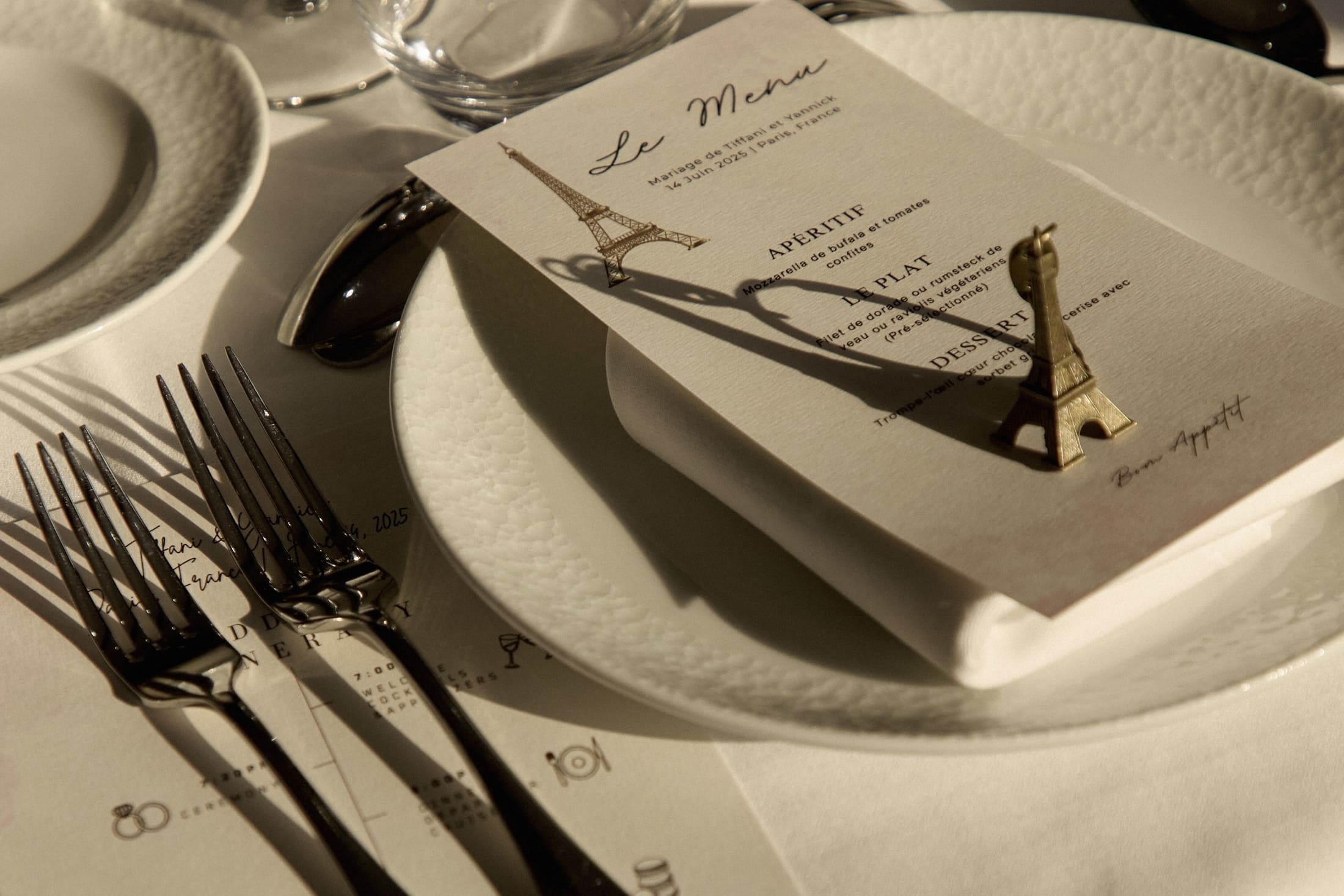 Романтические выходные в Париже от Agence Chance